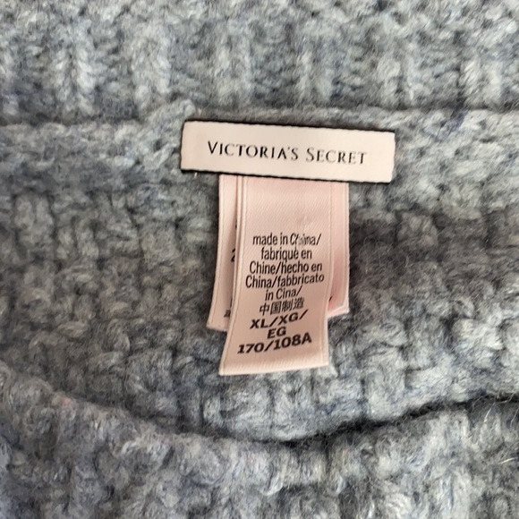 Victoria’s Secret Wool Crop Sweater - Picture 6 of 7